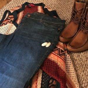 VERA WANG-- Simply Vera jeans